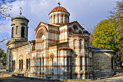 Действующий храм Иоанна Предтечи, одно из самых старых и таинственных культовых сооружений Крыма.