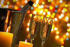 Вечером любители вина могут воспользоваться услугами дегустационного зала, в котором можно попробовать вина местного разлива при свете свечей, как любил это делать князь Голицын.