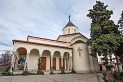 Храм Покрова Пресвятой Богородицы был построен по заказу Великого князя Константина Николаевича Романова в 1885 году.