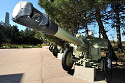 Выставка военной техники времён Великой Отечественной войны на Сапун-горе в Севастополе.