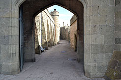 Западный "крепостной" коридов к северному фасаду Воронцовского дворца в Алупке.