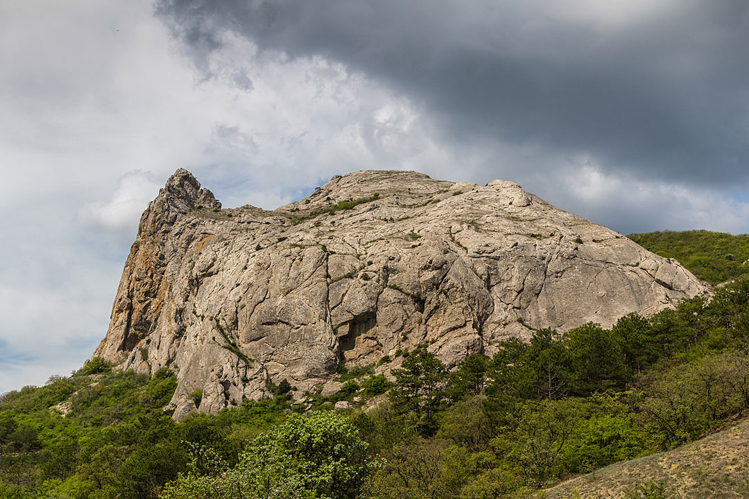 Парсук-Кая (Порсук-Кая) или гора Носорог. Крым.